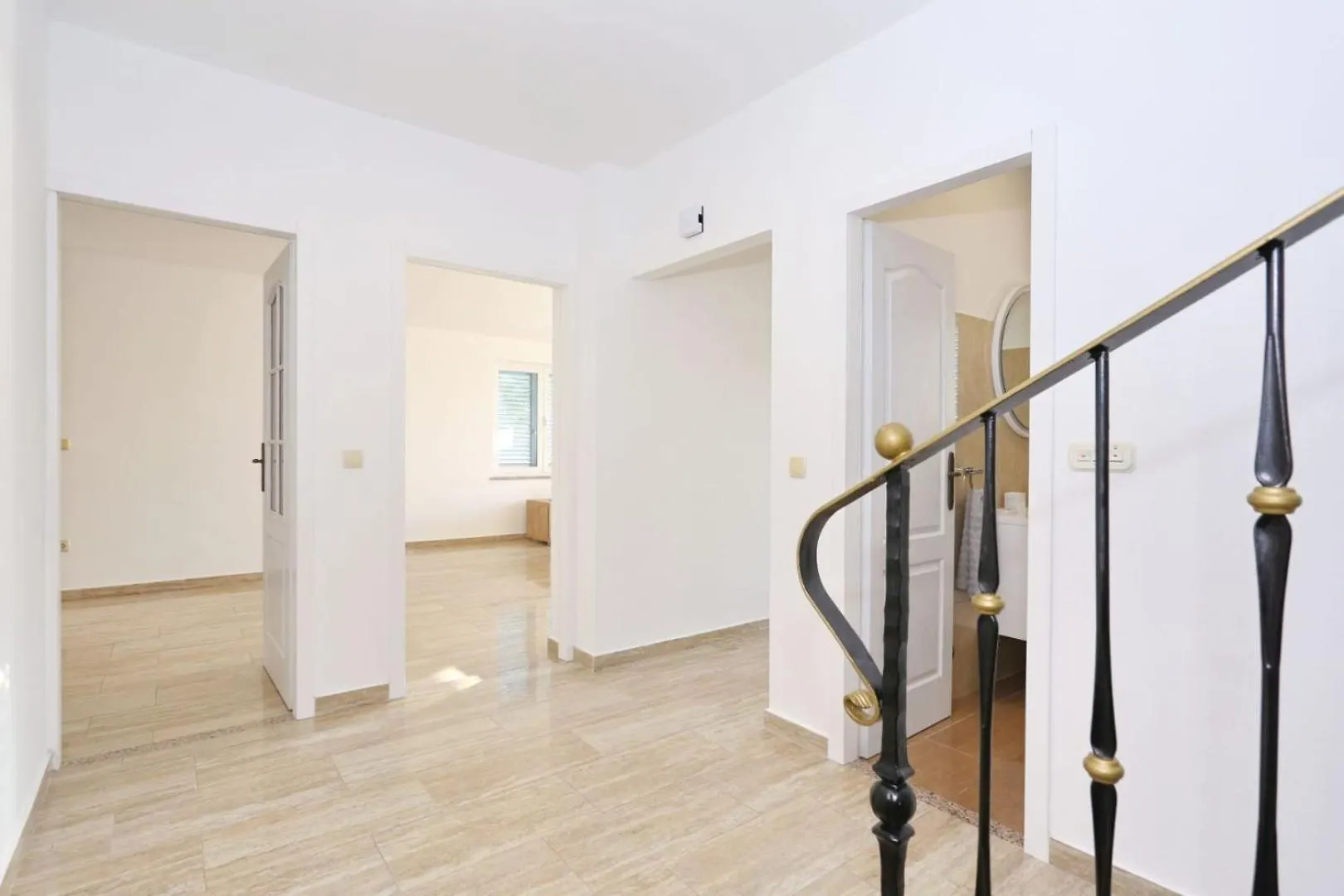 Beachfront Holiday House Victoria - Crowonder Luxury Rent Zaton