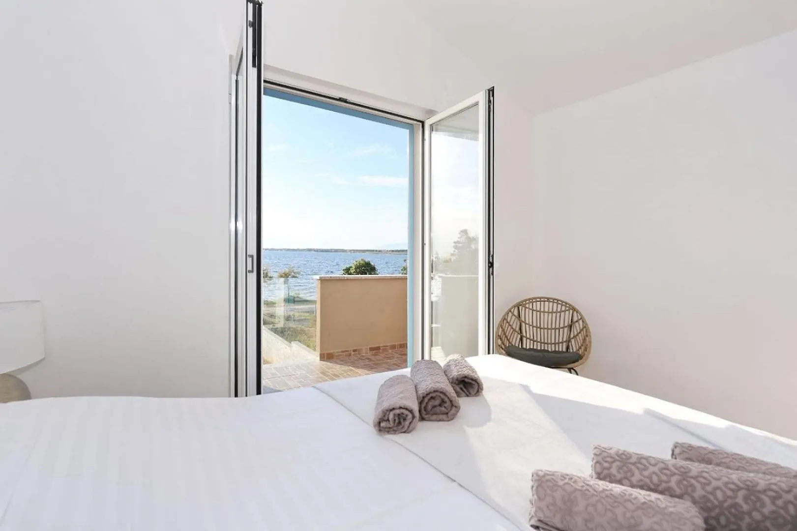 Beachfront Holiday House Victoria - Crowonder Luxury Rent Zaton  Zaton (Zadar)