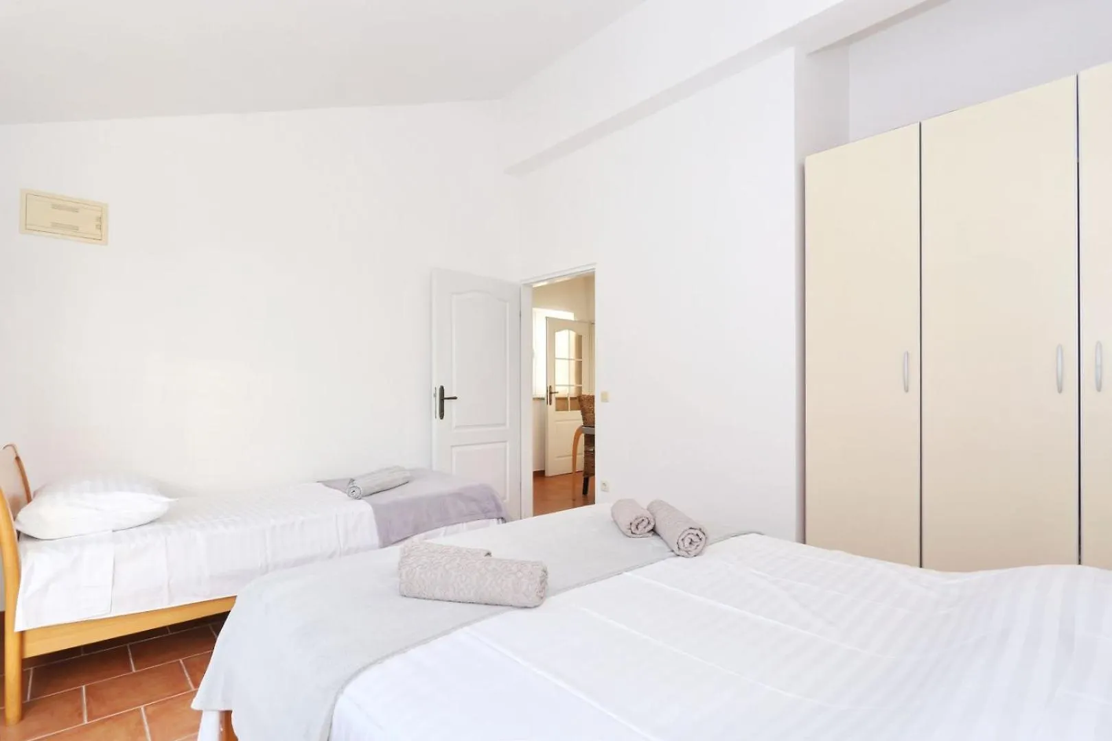 Beachfront Holiday House Victoria - Crowonder Luxury Rent Zaton  Holiday home Zaton (Zadar)