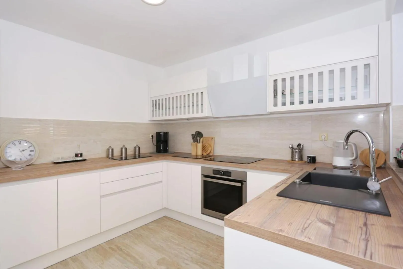 Beachfront Holiday House Victoria - Crowonder Luxury Rent Zaton  Holiday home