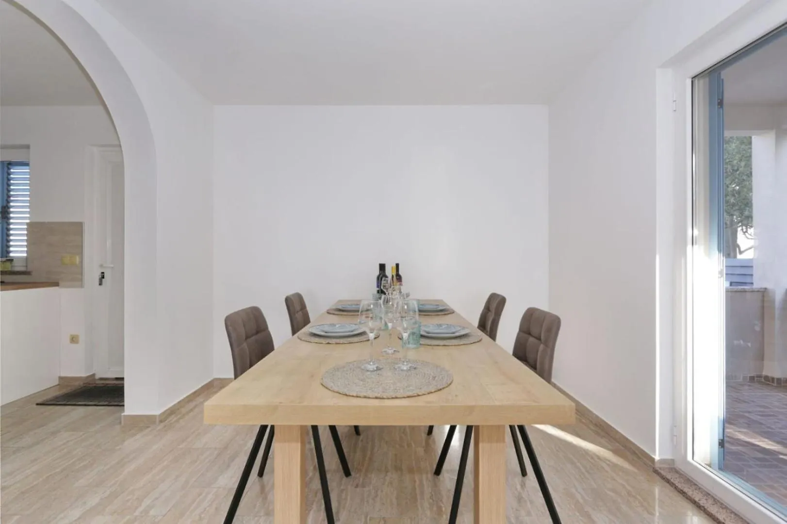Beachfront Holiday House Victoria - Crowonder Luxury Rent Zaton