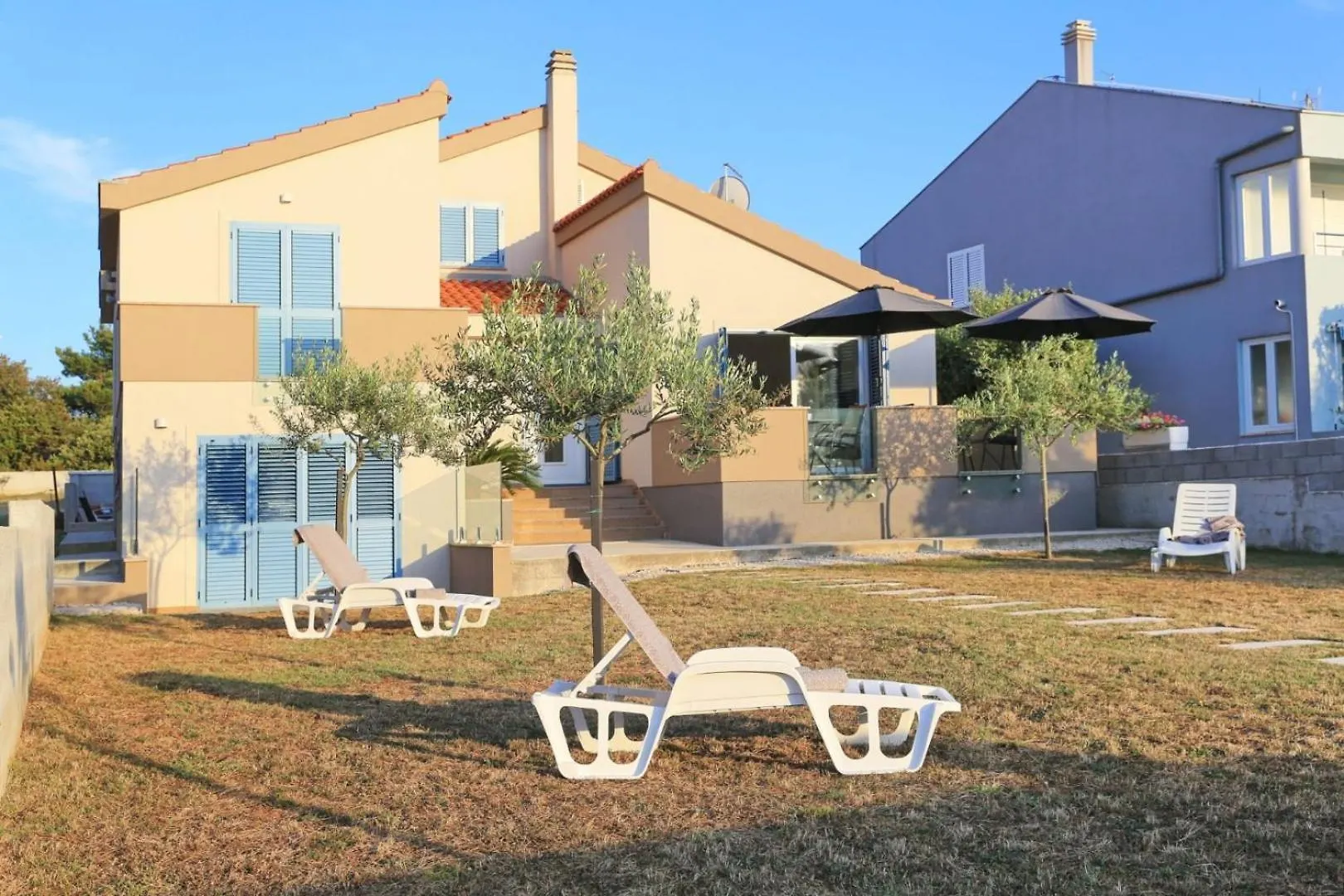Beachfront Holiday House Victoria - Crowonder Luxury Rent Zaton  Croatia