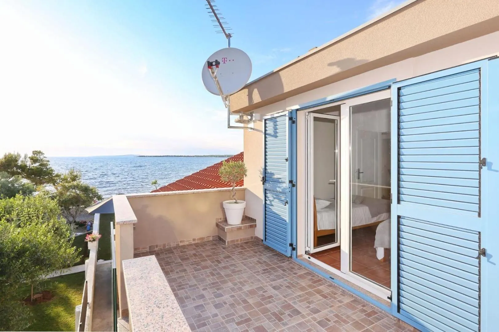 Beachfront Holiday House Victoria - Crowonder Luxury Rent Zaton  Croatia