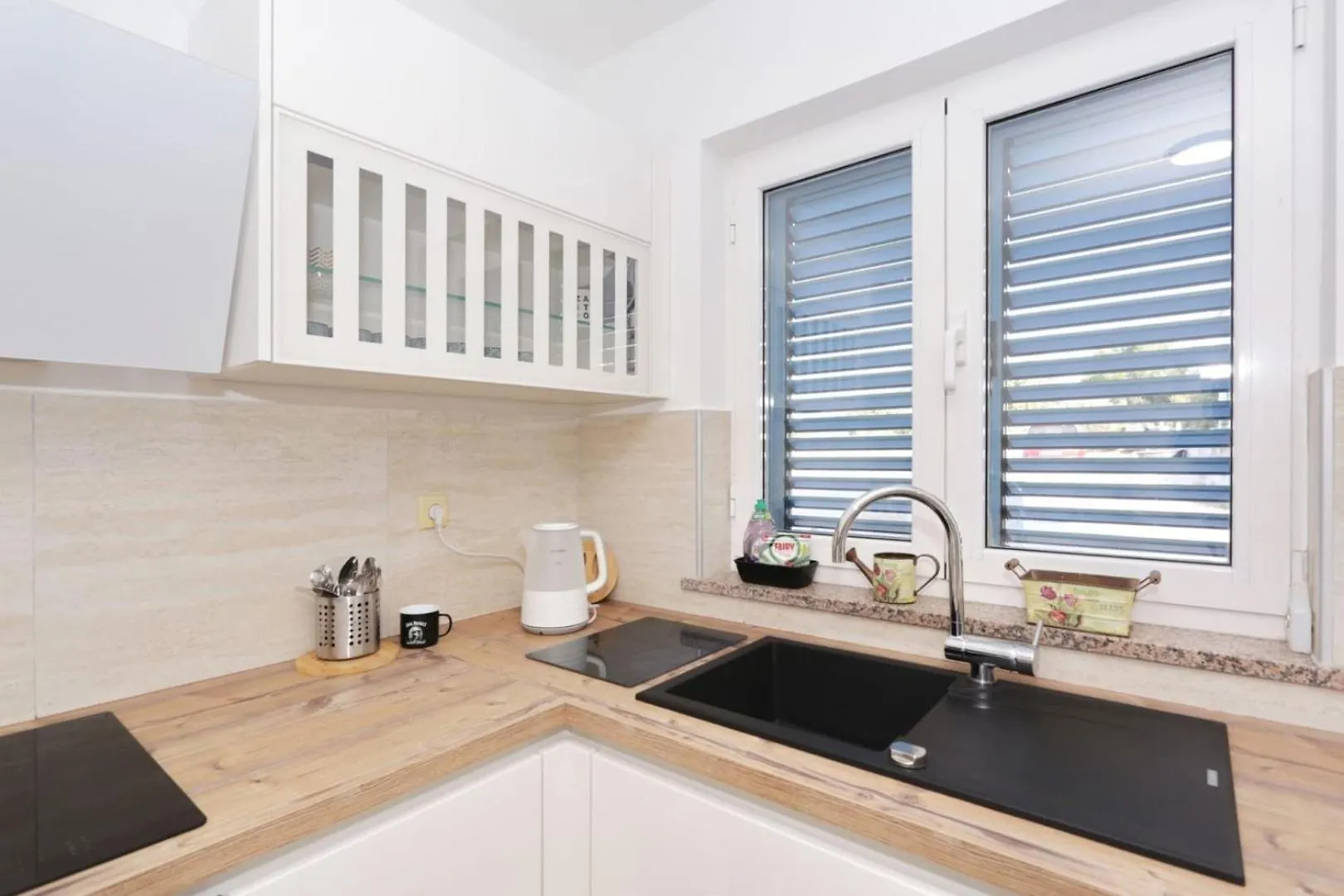 Beachfront Holiday House Victoria - Crowonder Luxury Rent Zaton  Holiday home Zaton (Zadar)